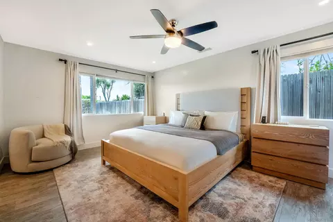 8820 Nottingham Pl, La Jolla, CA 92037 photo 9