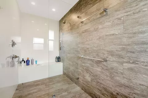 8820 Nottingham Pl, La Jolla, CA 92037 photo 10