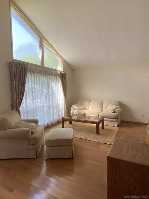 1543 Calle Violetas, Encinitas, CA 92024 photo 2