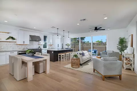 561 N Vulcan Ave, Encinitas, CA 92024