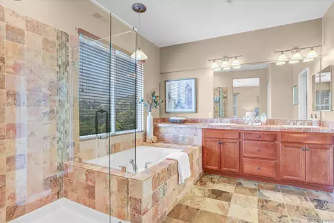 Bath - 9143 Soldin Ln, El Cajon, CA 92021 photo 4 of 4