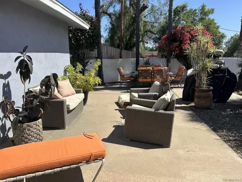 Exterior - 1190 Robertson Dr, Escondido, CA 92025 photo 10 of 14