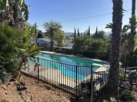 Exterior - 1190 Robertson Dr, Escondido, CA 92025 photo 5 of 14