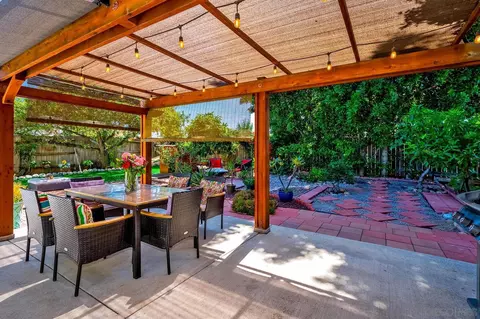 10952 Martinique Way, San Diego, CA 92126