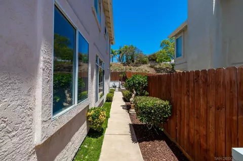Exterior - 838 Masters Dr, Oceanside, CA 92057 photo 7 of 8
