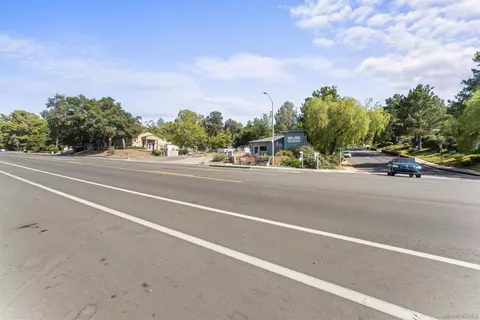 Exterior - 2454 Hialeah Ln, Alpine, CA 91901 photo 4 of 5