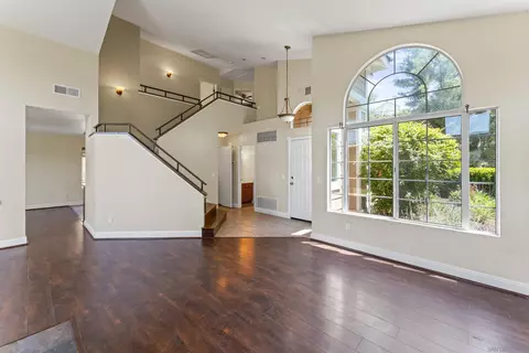 Living - 2454 Hialeah Ln, Alpine, CA 91901 photo 4 of 5