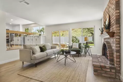 Living - 16513 Calle Ana, Poway, CA 92064 photo 2 of 5