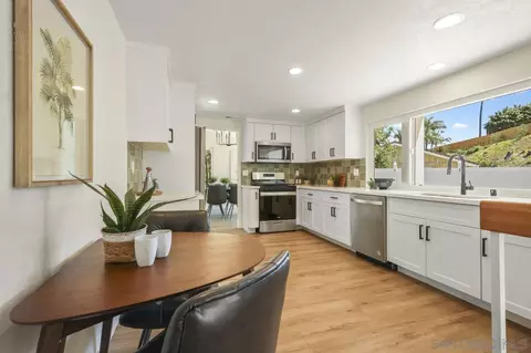 Kitchen - 16513 Calle Ana, Poway, CA 92064 photo 3 of 4