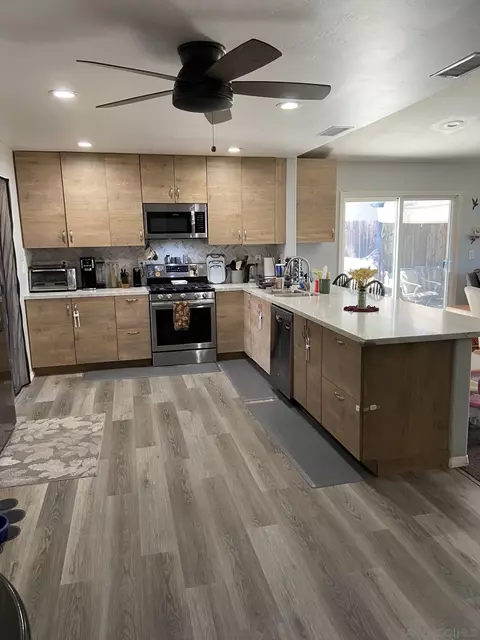 Kitchen - 10011 Woodrose Ave, Santee, CA 92071 photo 2 of 3