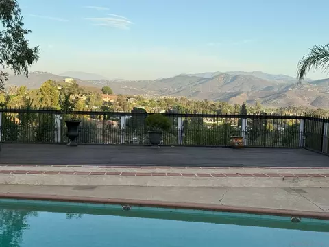 11339 Rolling Hills Dr, El Cajon, CA 92020