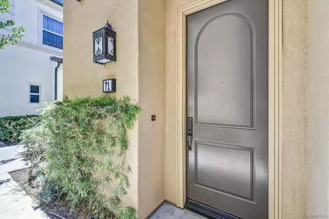 71 Kestrel, Irvine, CA 92618 photo 3
