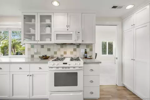 1910 Vineyard Ave, Vista, CA 92081 photo 10