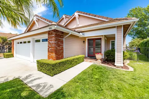 1910 Vineyard Ave, Vista, CA 92081 photo 2