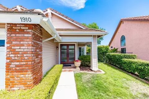 1910 Vineyard Ave, Vista, CA 92081 photo 3