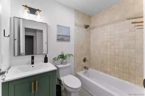 Bath - 14721 Jeff Park Ln, Poway, CA 92064 photo 2 of 2