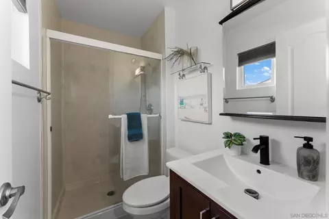 Bath - 14721 Jeff Park Ln, Poway, CA 92064 photo 1 of 2