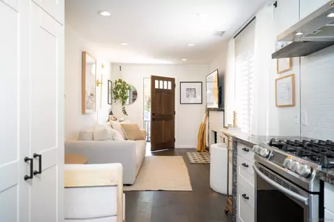 Entry Way - 4218 Hamilton St, San Diego, CA 92104 photo 4 of 4