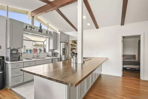 6702 Estrella Ave, San Diego, CA 92120