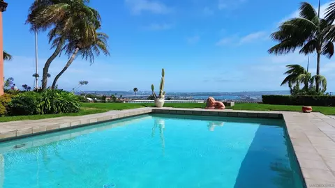 Exterior - 5717 Baja Mar, La Jolla, CA 92037 photo 4 of 7