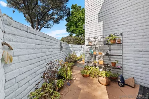 Exterior - 744 Olive Ave, Coronado, CA 92118 photo 4 of 8