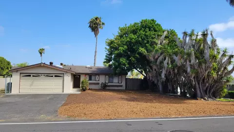 965 Highland Dr, Vista, CA 92083