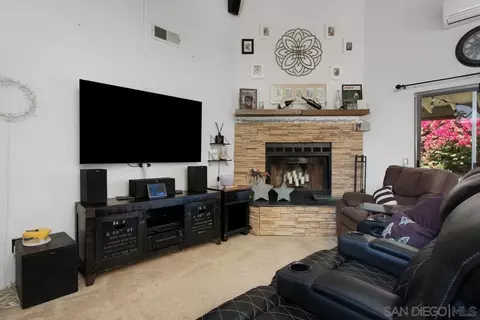 Living - 577 Grapevine Ct, Vista, CA 92083 photo 4 of 5