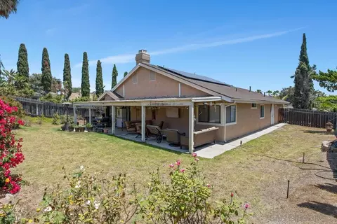 Exterior - 577 Grapevine Ct, Vista, CA 92083 photo 1 of 5