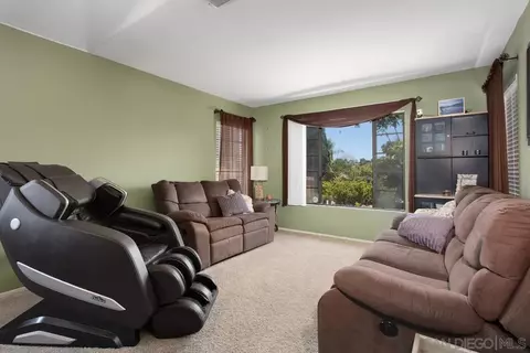 Living - 577 Grapevine Ct, Vista, CA 92083 photo 1 of 5
