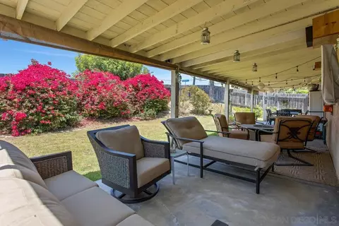Exterior - 577 Grapevine Ct, Vista, CA 92083 photo 2 of 5