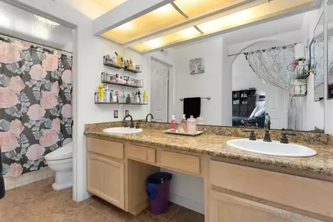 Bath - 577 Grapevine Ct, Vista, CA 92083 photo 1 of 2
