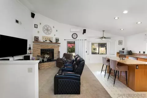 Living - 577 Grapevine Ct, Vista, CA 92083 photo 3 of 5