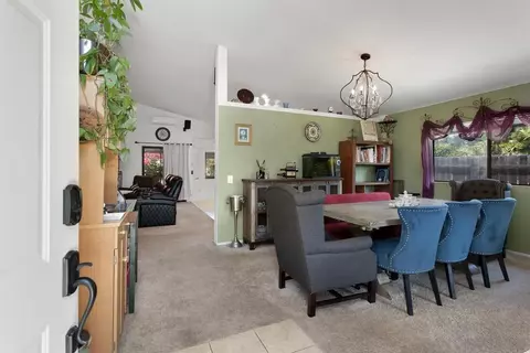 Entry Way - 577 Grapevine Ct, Vista, CA 92083 photo 1 of 1