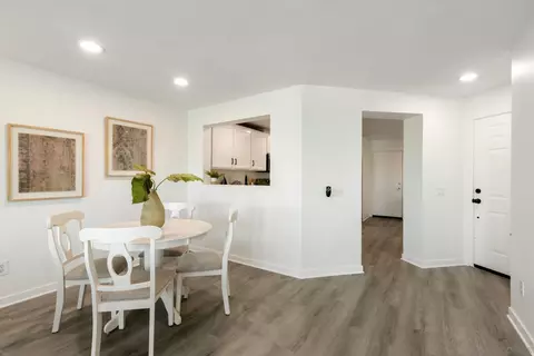 Dining - 5030 Codorniz #28, Oceanside, CA 92057 photo 1 of 3
