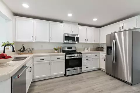 Kitchen - 5030 Codorniz #28, Oceanside, CA 92057 photo 5 of 5