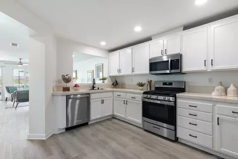 Kitchen - 5030 Codorniz #28, Oceanside, CA 92057 photo 3 of 5