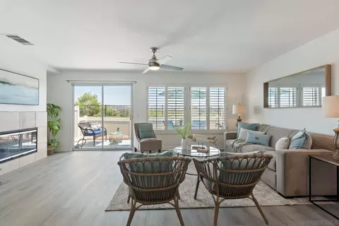 Living - 5030 Codorniz #28, Oceanside, CA 92057 photo 2 of 5