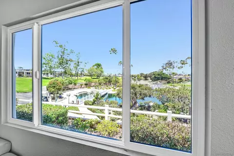275 Bright Creek Ln, Oceanside, CA 92056 photo 3