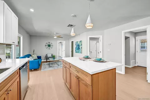 275 Bright Creek Ln, Oceanside, CA 92056 photo 9