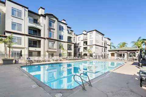 Exterior - 9263 Regents Rd #B208, La Jolla, CA 92037 photo 3 of 5