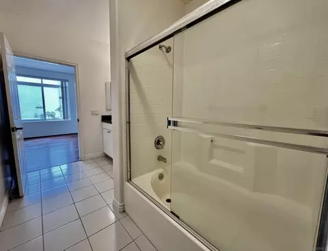 Bath - 9263 Regents Rd #B208, La Jolla, CA 92037 photo 2 of 3