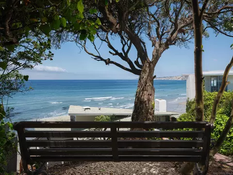 1890 Spindrift Dr, La Jolla, CA 92037 photo 3