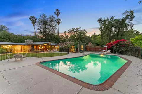 Exterior - 4936 Alzeda Dr, La Mesa, CA 91941 photo 7 of 9