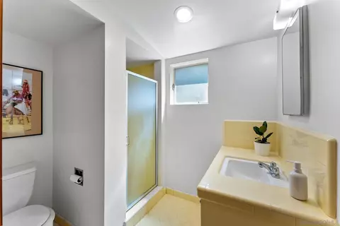 Bath - 4936 Alzeda Dr, La Mesa, CA 91941 photo 2 of 4