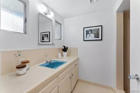 Bath - 4936 Alzeda Dr, La Mesa, CA 91941 photo 4 of 4