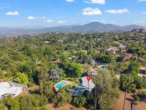 View/Area - 4936 Alzeda Dr, La Mesa, CA 91941 photo 3 of 5