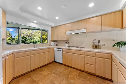Kitchen - 4936 Alzeda Dr, La Mesa, CA 91941 photo 1 of 2