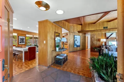 Entry Way - 4936 Alzeda Dr, La Mesa, CA 91941 photo 1 of 2