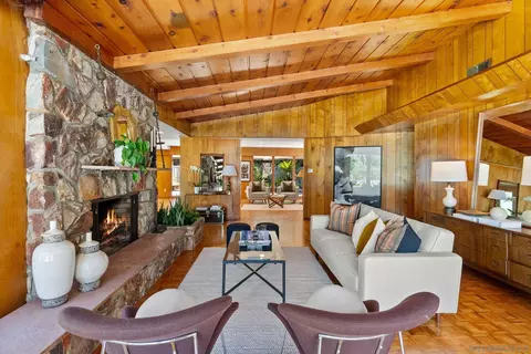 Living - 4936 Alzeda Dr, La Mesa, CA 91941 photo 3 of 4