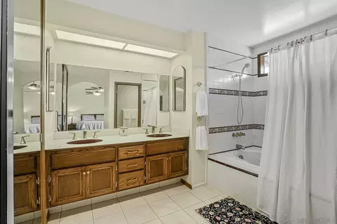 Bath - 14051 Fiddletown Rd, Poway, CA 92064 photo 2 of 4